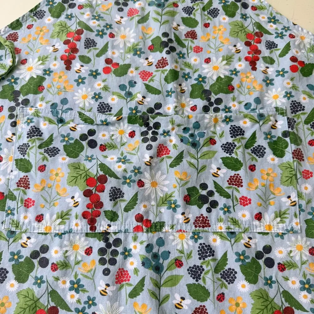 Cottagecore Floral Berry Cotton Cooking Apron with Pocket Adjustable Kitchen Bib
